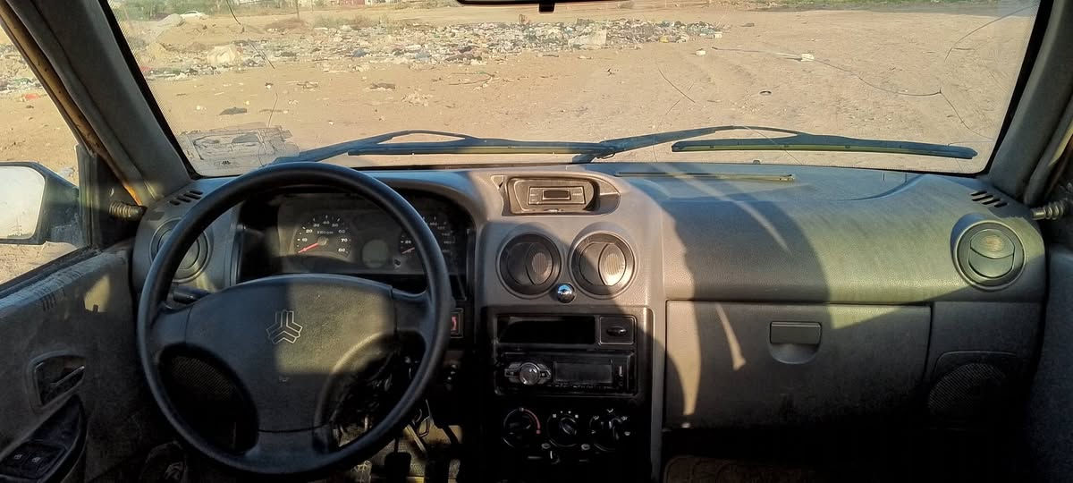 السلام عليكم سياره سايبه دمعه موديل 13 وبسمي مكينه وكير وحداديه زينات سنويه صاقطه مصفره هيئه وغرامات السعر 20 وبيها مجال بصيط مكان الديوانيه  ***********
