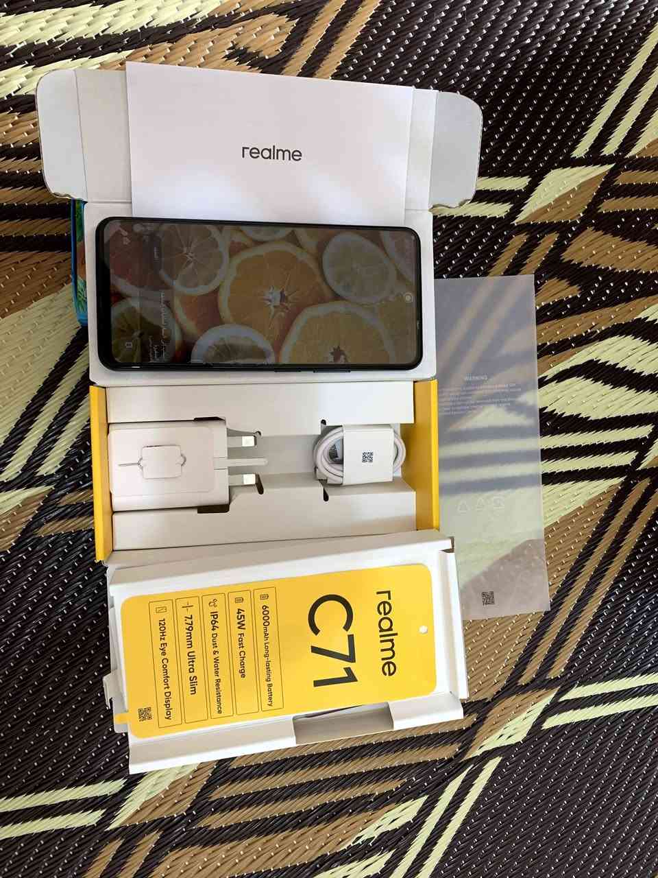 السلام عليكم تلفون مع ملحقاتة للبيع جديد مستعمل ١٠ايام فقط السعر ١٧٥بية مجال للطيبين الاتصال الارقام التالية 
***********/***********
