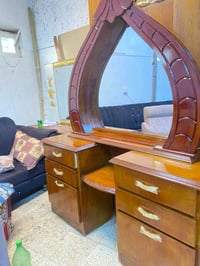 غرفة خشب • ٤ أبواب • نضيف وثقيل