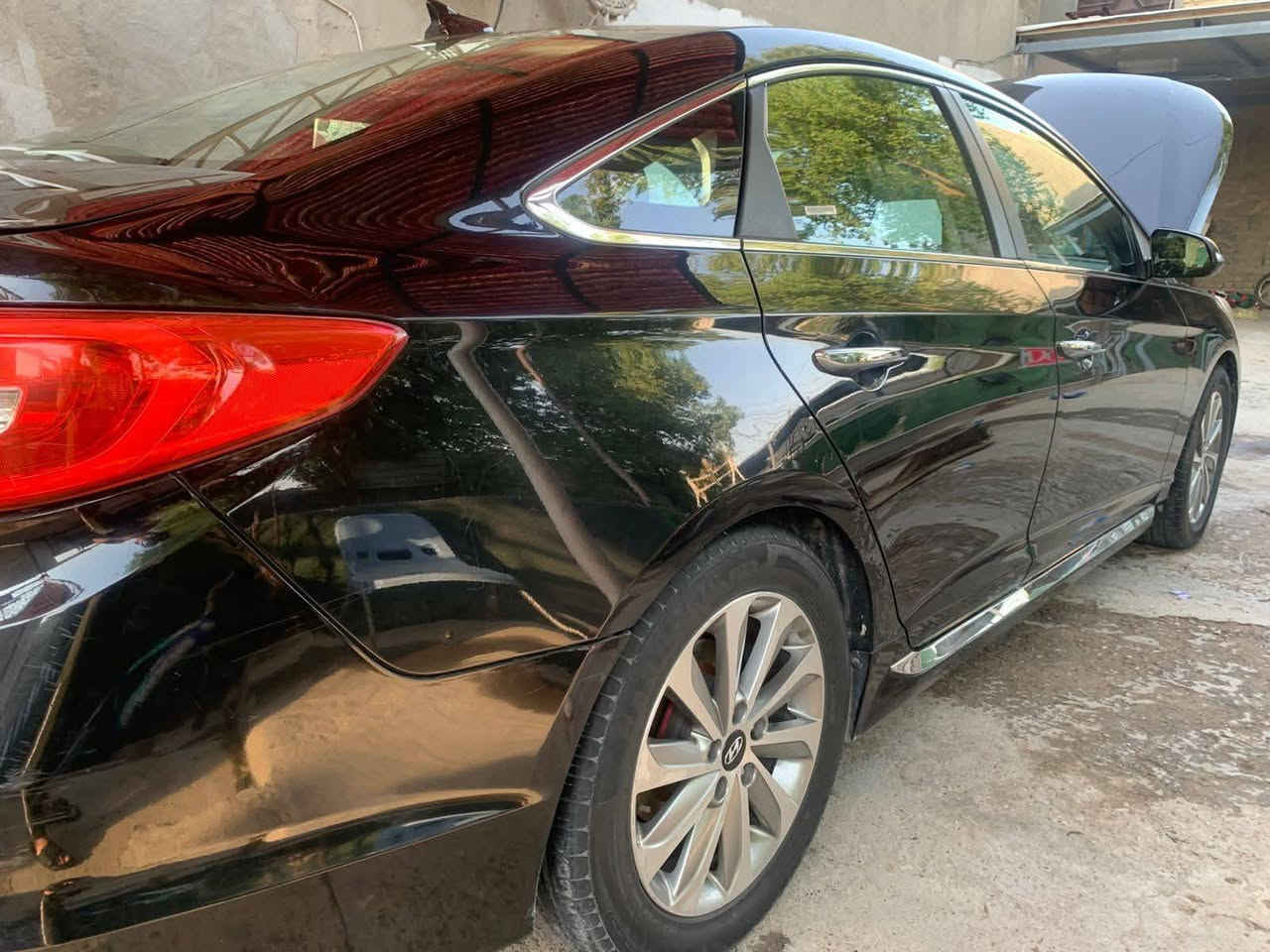 السلام عليكم 
سوناتا موديل ٢٠١٧ للبيع الرقم سليمانية السعر ١٤٠ وبيها مجال تريد وكالة تريد تحويل للإستفسار الاتصال على الرقم ***********
