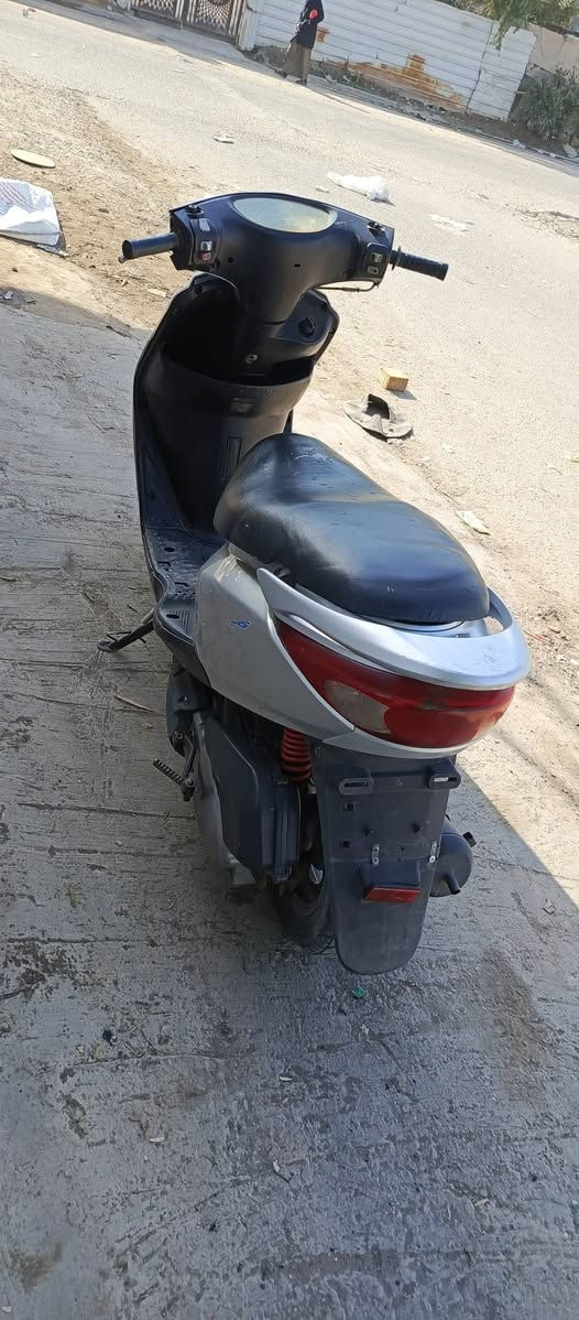 السلام عليكم دراجه بريز للبيع كهربائيات سلف مكينه خير من الله كل نقص مابيها بس القمجي مال بريك الامامي مكطوع لازم يتبدل المكان الشعب السعر ٤٥٠ هاتف ‏‪***********‬‏
( مكلف بالنشر )
