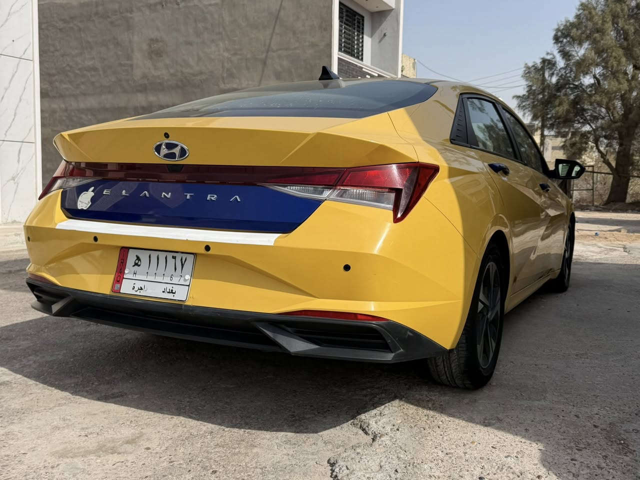 السلام عليكم
الانترا        (بيع فقط)
موديل 21   بغداد تكسي

سنويه لل2028

السياره ماشيه 86
حادثه مثل مموضح 
باب وجاملغ مبدلات بدون دواخل والباقي تصليح
بدون ايرباك
المواصفات فول ماعده الفتحه
بصمه دخول ويدات ترحيب 
شحن لاسلكي 
سايد ابريك دكمه
واتو هولد
كشن تدفئ 
تبريد ابيانو 
لد امامي ولايت زنون 
ويل كب ١٦ ابلادي 
كامره خلفيه

 تحديد مسار + نقطة عمياء+سياقه ذاتيه تحسس ازدحامات
مانع انزلاق 

ورادار امامي
شاشة  كبيرة تدعم كار بلي واندرويد اوتو + شاشه اعطال 
ثلاثة انظمة قيادة 
تحكم ستيرن كامل 
كروز سرعة 

محرك 2000  دوش ‏
كير بلادي 
ومنضومه غاز جديده
السياره مدوشمه ارضيه وسفريات ومقاعد وجنطه ومغلفه السياره داخله كله
اسياره علئ البلاد حجره ممشويل اي كلوب بيه ممشتغل 
سياره جهازه وصفاحها موس وكبل للشارع وجديده بالعافيه علئ الي ياخذها

عنوان بغداد
الدورة
حي دجلة

***********
