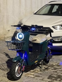 دراجة r9للبيع الدراجة نضيفه ما ناقصه أي شيء تايرات جدد بطاريات جدد الد...