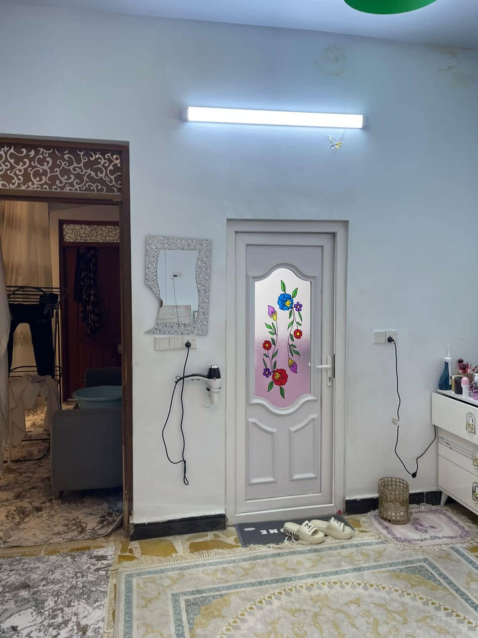 بيت تجاري مقابيل المثنى 
 للبيع في حي صلاح الدين مساحة 300 متر 
6 غرف نوم 
للمزيد من التفاصيل مراسلة الصفحة او الاتصال 
***********
