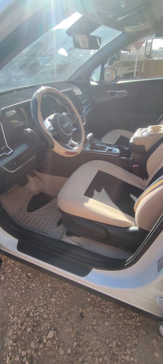 سلام عليكم 
للبيع سبورتج خليجي موديل 25
ماشيه 6الف فقط 
وضع الشركه بحاله الزيرو 
رقم اربيل الدولي تحويل مباشر 
العنوان بابل قضاء جبله ***********
