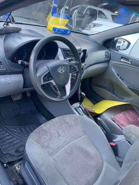 السلام عليكم 
اكسسنت 2017 للبيع 
محرك 1600 المرغوب
السيارة داخلة كلين للعراق 
بس هنا صار بيه جاملغ وباب 
جهة السايق الجاملغ مصبوغ
والباب تبدلت اصلي نفس اللون
وبيه بارد بسيط منزله ب الصور
مواصفات الاكسنت ال17 معروفة

كروس سرعه / تحكمات ستيرن 
حاكية / بلوتوث / مانع انزلاق / ايكو

السيارة خير من الله كير محرك تبريد 
بيه شوية ملاحظات ترتبهن ع ايدك

مكانها بغداد الكرادة داخل 

*********** بي واتساب

السسسعر 105 وبيه مجال همين بغداد
