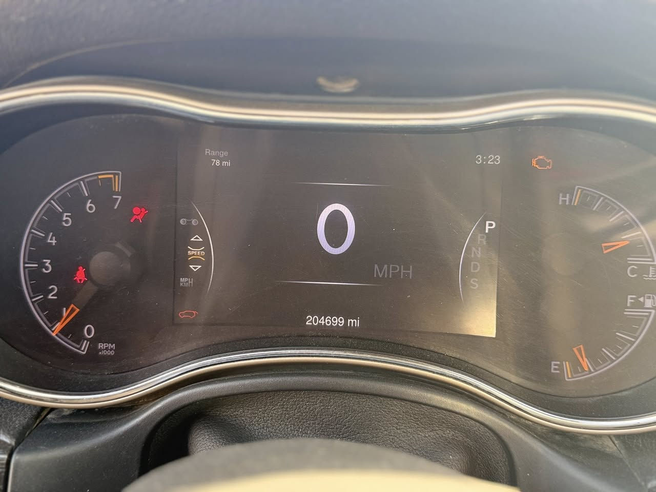 🚗 للبيع – جيب لاريدوا 2015 وارد امريكي
سنويه وارقام جديده وبأسمي 

🔹 الموديل: 2015
🔹 المحرك: 6 سلندر (V6)
🔹 ناقل الحركة: أوتوماتيك
🔹 اللون: ماروني
🔹 الممشى: 204,699 ميل وقابل للزياده
🔹 الحالة: جيدة
🔹 مكيف: بارد ❄️
🔹 السيارة جاهزة ولا تحتاج صرف فوري
🔹 صور حادث المزاد مرفقه 

📍 الموقع: بغداد – مجمع بسماية
💰 السعر: 16,500 دولار 

📞 للتواصل: ***********
