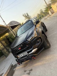 هايلوكس Gr 2024 أسود  سياره عليه تعديلات  *ماشيه40 ألف كيلو  -مغلفه pp...