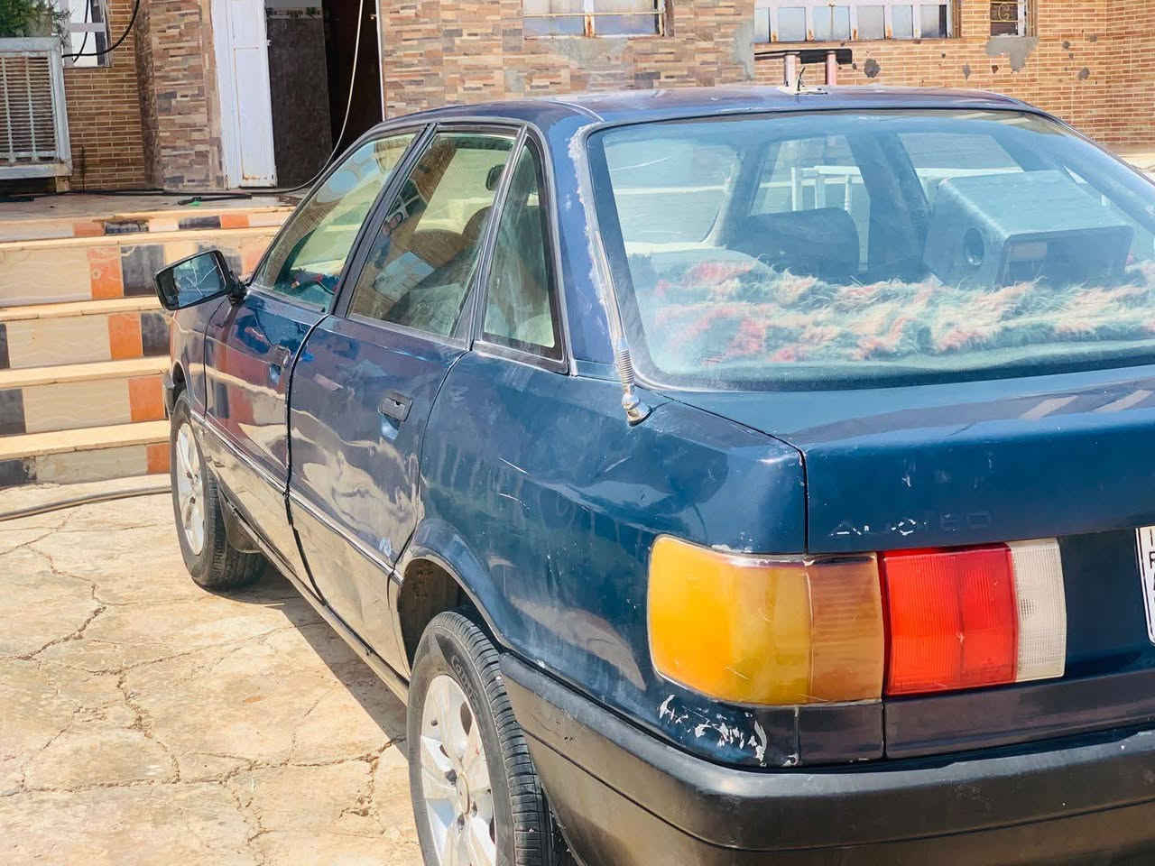 السلام عليكم  اودي للبيع او مروس  موديل 91 سنويه لل30 صاحبها  موجود تحويل ثاني يوم يعوزه تعمير للمحرك مو شراي لا تكسر بيها  ***********
