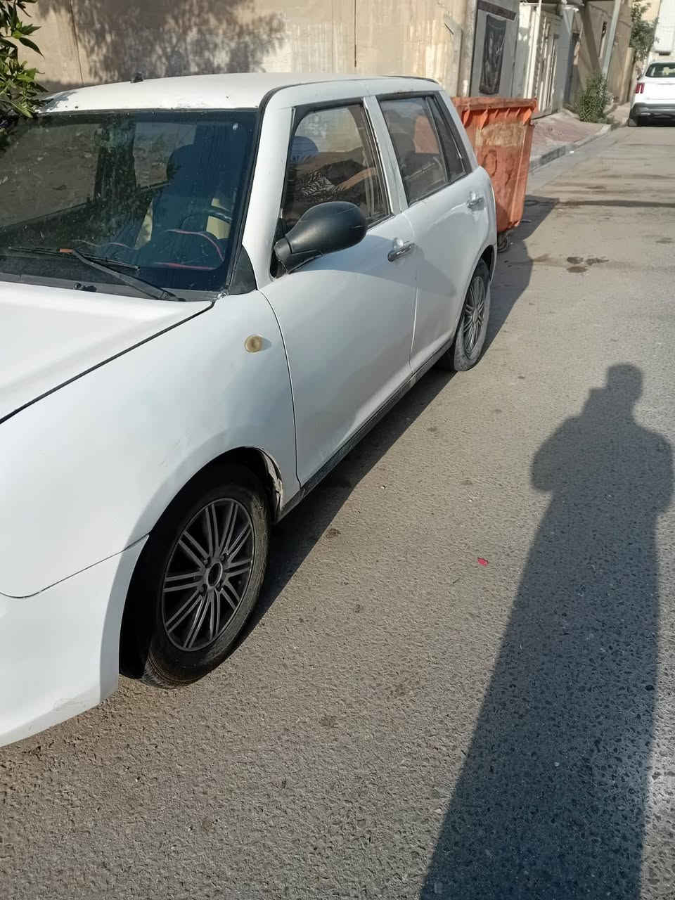 السلام عليكم    مستر بن ٢٠١١
كير ومحرك وحدادية وكهربائيات وداخل جيدة
المحرك تبخير بسيط
السعر ٢٨ وبي مجال
***********
