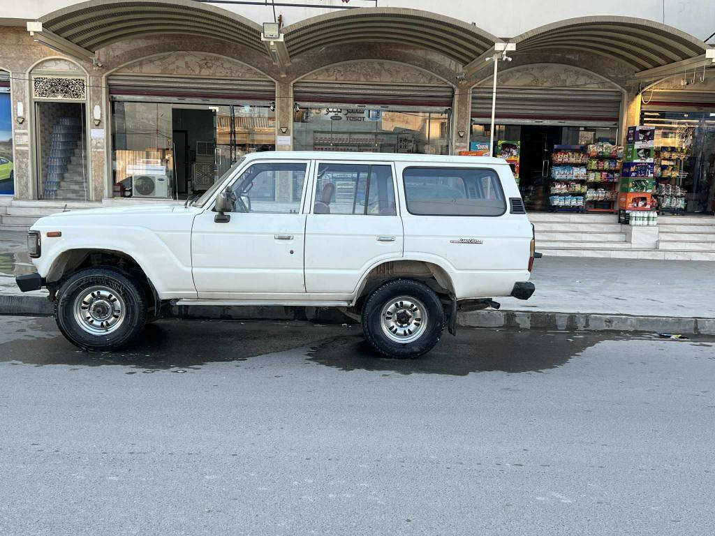 لاندكروزر موديل 1985 رقم نينوى باسمي تحويل شرط كوبون بانزين بيها سياره حلوه وجاهزه لاتصال او التواصل يرجى الاتصال على الرقم 
***********
‏‪***********‬‏ موصل, نينوى
