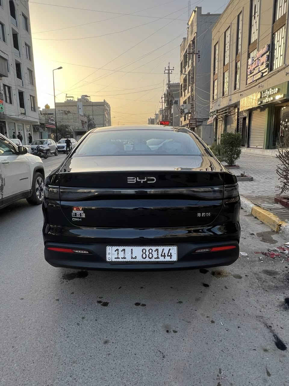 سلام عليكم سيل 5 ويل  كروم رقم مميز. اريد اراوس *********** بغداد لإسكان شعندك مراوس نزل واذا بيع 19 و250 وبيها مجال ماشيه 4 الف 3 شحن والف بانزين
