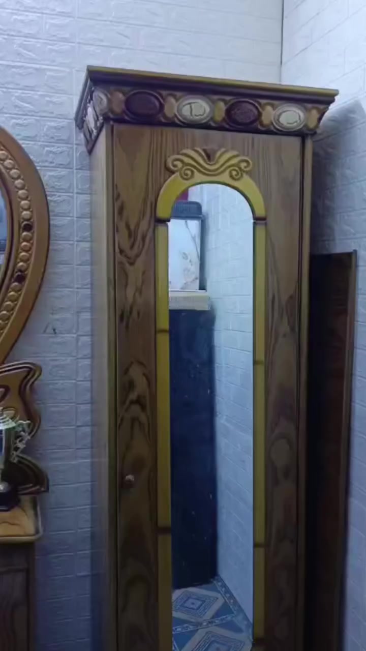 غرفه نضافه 100% اي ضرر اي نقص مابيه 700بيه مجال نجف لمشخاب ***********
