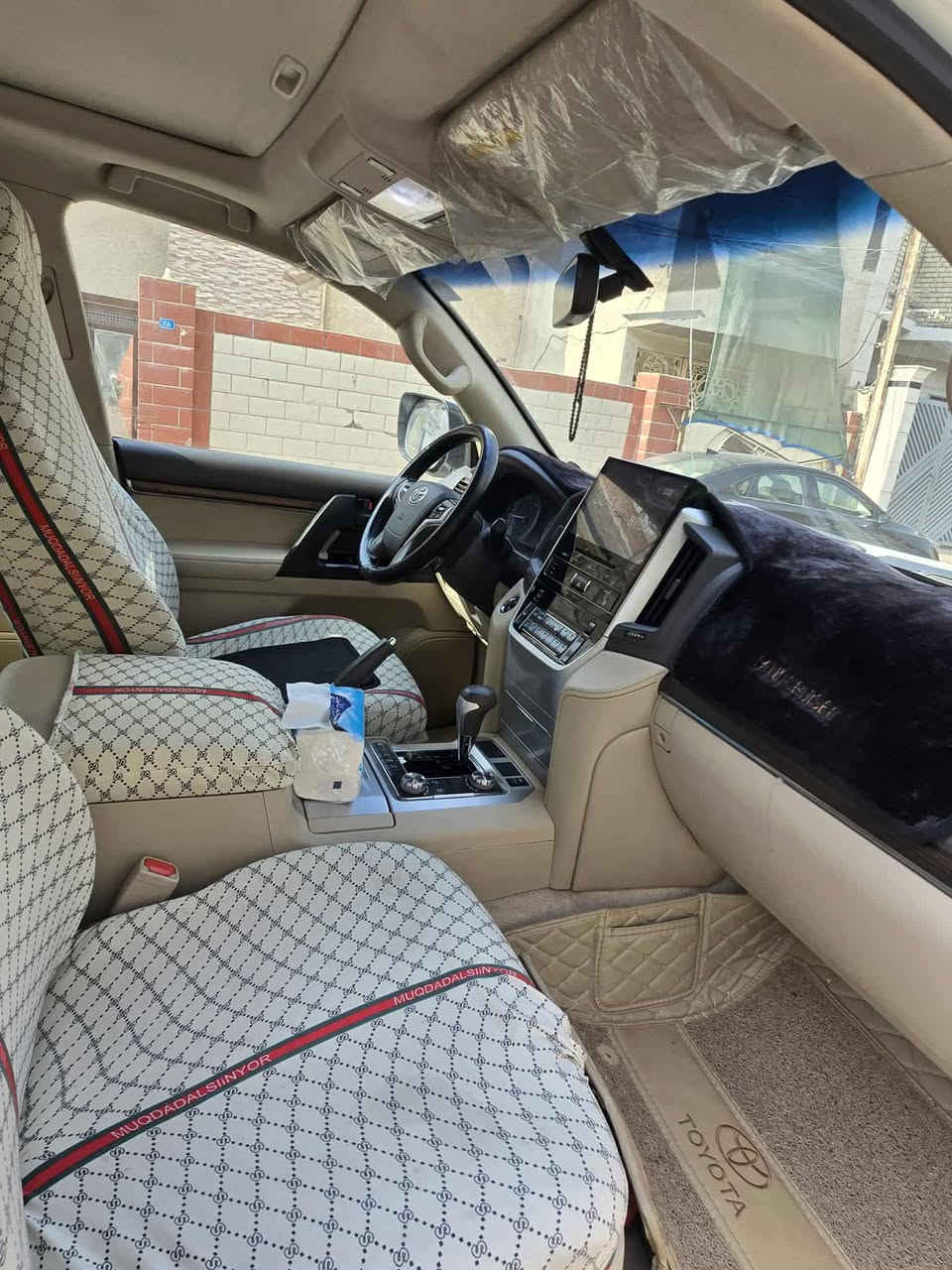 سلام عليكم لاندكروز 2019مكفولة كفالة عامة عدة بارد أربع أصابع  أم دعاء   العنوان بغداد الحبيبية السعر 52000.  ***********
