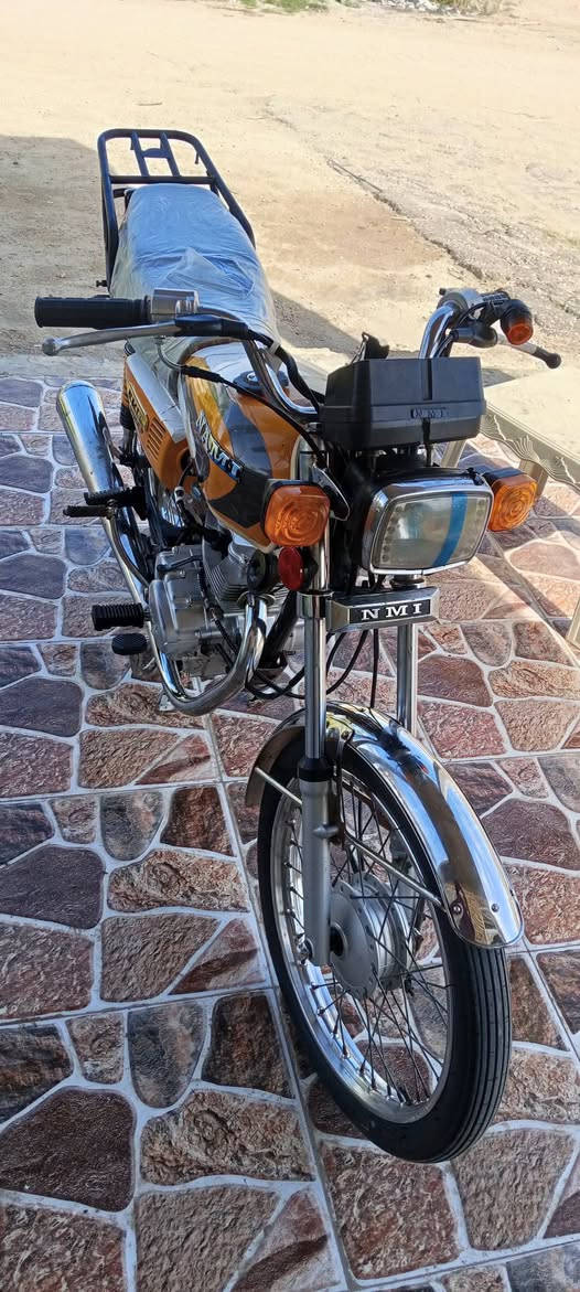 سلام عليكم دراجه شلامجه اصلي كلك للبيع وكيل نوار الباشا موديل22 مامفتوحه بس كلجات مكانه دوانيه سنيه ***********
