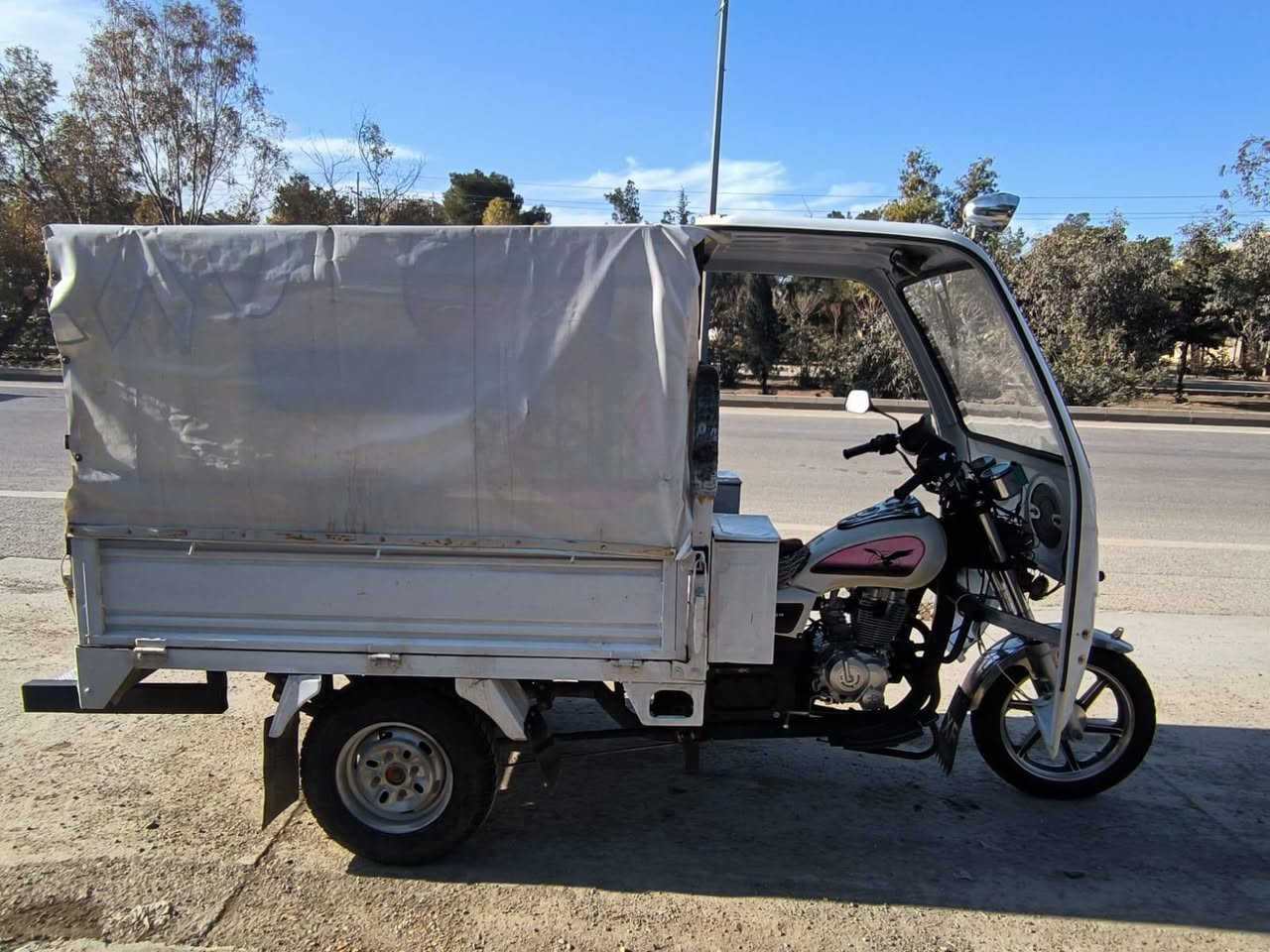 السلام عليكم. من رخصة الادمن هاي الستوته للبيع موديل ٢٠١٧ كشر نضيف تايرات جديدة كهربائيات كلها شغاله محرك ٢٠٢٤ معمر جديد مابيها اي نقص بيها شويه لحيم برقبه من جوا بس شغل مضبوط السعر مليون ٢٥٠((((( رقم))***********))
