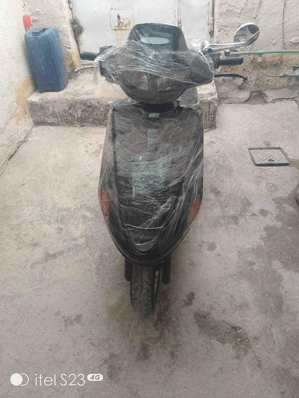 السلام عليكم دراجه فراشه فحل دسك للبيع دراجه حلوه شلعه معدل فول دراجه مال جناي والله لايت زنون عالي ناصي مكينه حلوه ما مفتوحه كتف بباي اشاير هورن سلف هندر كله شغال دراجه كامله تجي وشوفهه سعر 500 وبيهه مجال مكان نجف كوفه الرقم ***********
