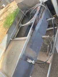 غراض مطعم كامله للبيع السعر ٨٥٠ الف وكل  الأغراض شغاله مكاني بغداد جسر...