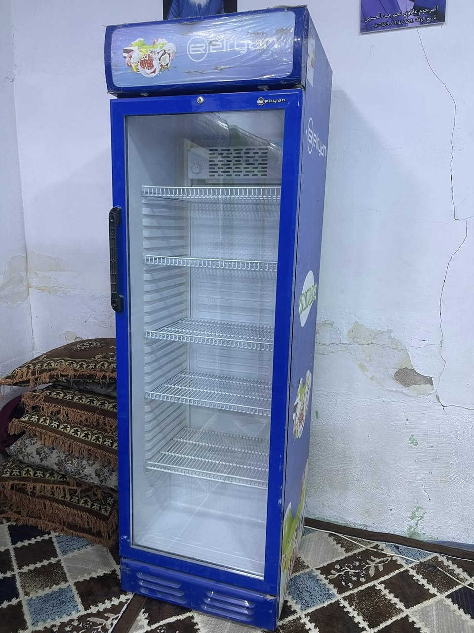 برادات عدد 6ميز +كرسي  مجمده  عارضه جكاير  عارضا كرزات رفوف كامله هيه وسكك مكان نجف الاستفسا /***********
