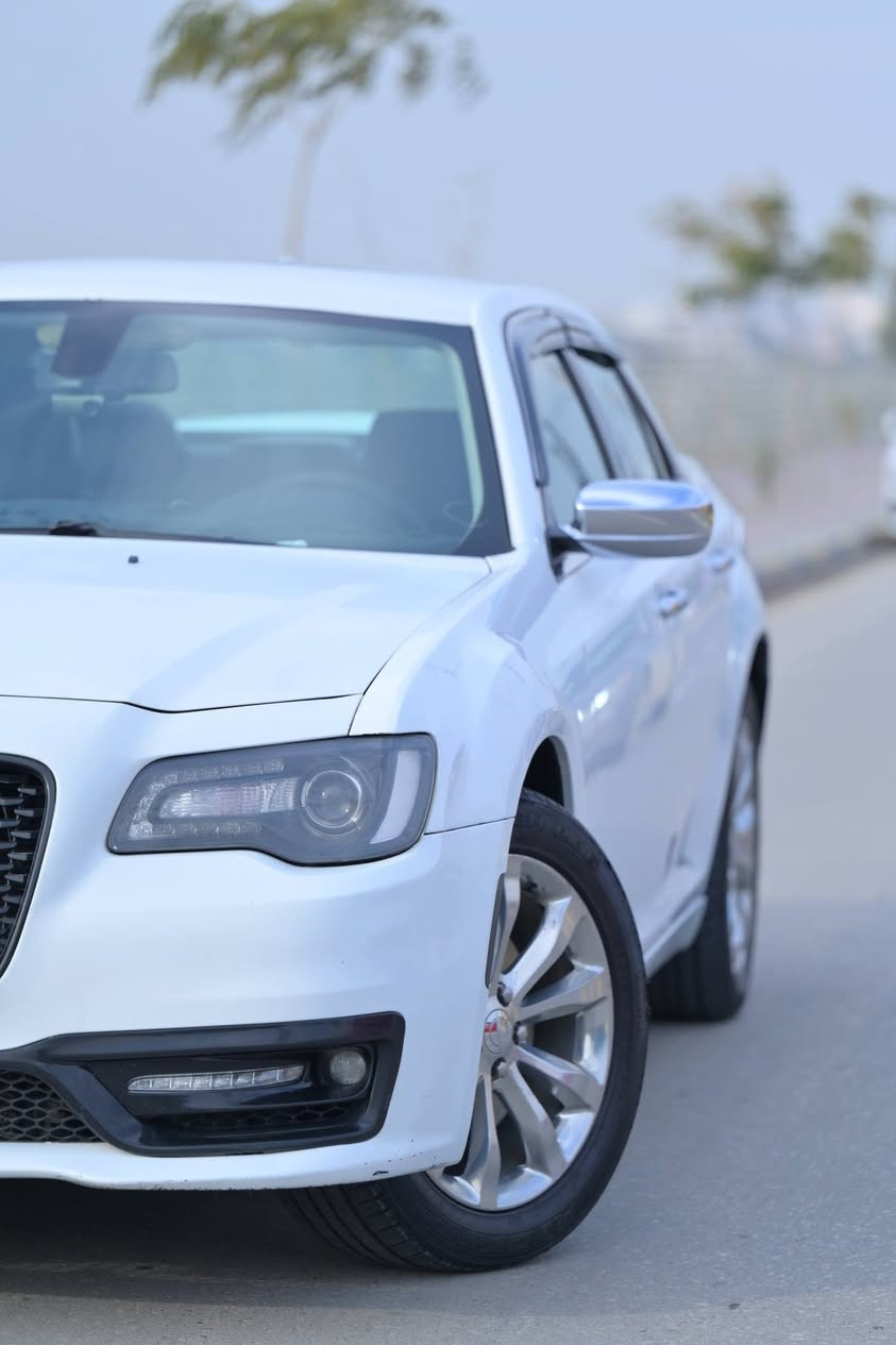 السلام عليكم
اوباما..2018 ..للبيع فقط 
فور ويل(ملغي) 

 بيها بونيد تبديل وباب الصدر وجاملغ امامي يمين صبغ وبيها
بارد موضح بالسونار 
رقم انكليزي بغداد .بأسمي شرط التحويل ..
طالب عليها 195 وبيها مجال للاعزاز.. 
 مكان السيارة موصل للتواصل *********** غير متواجد عالفيس
