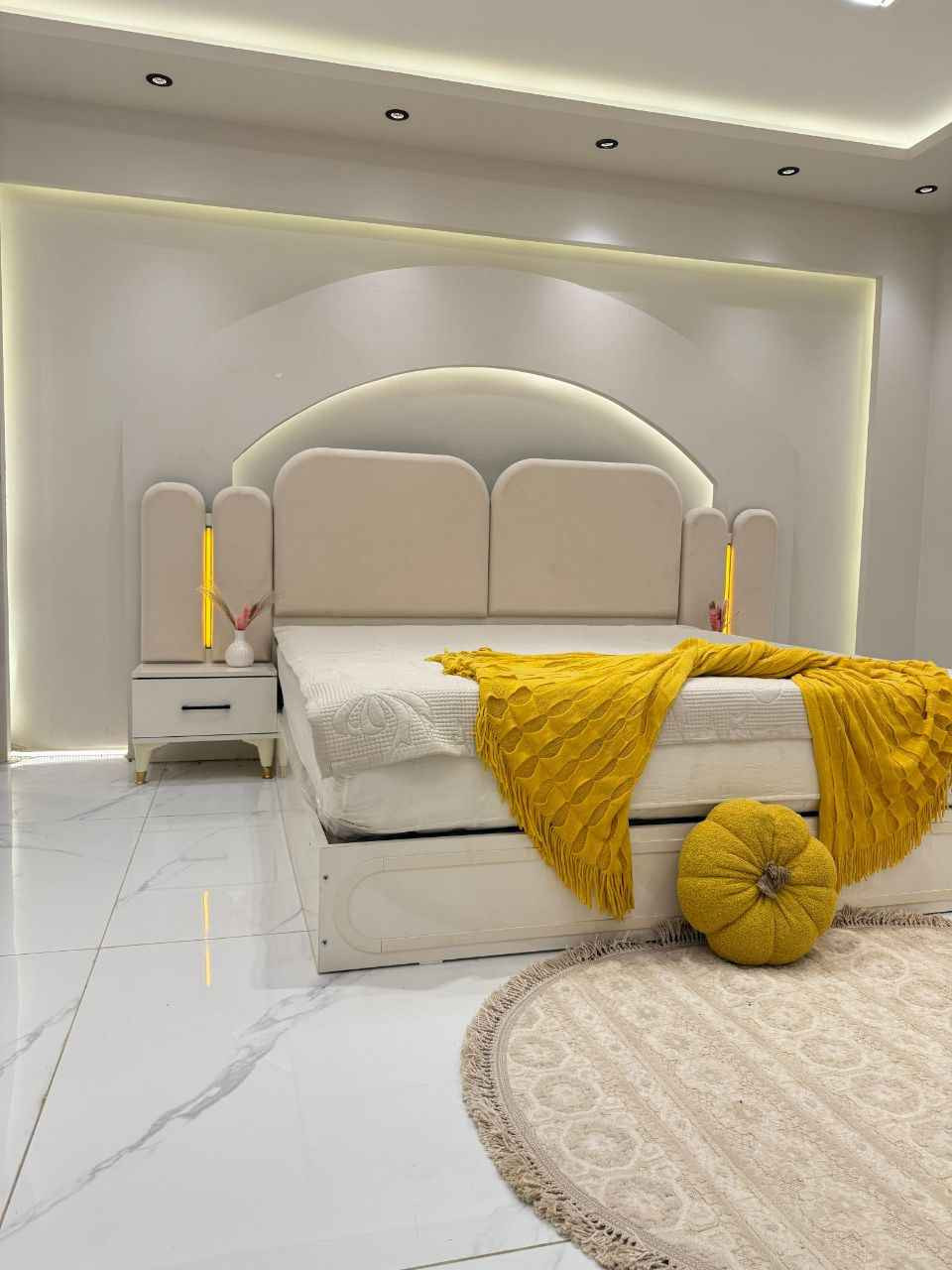 #*موديل    جودي   
الجديد*
❇️ 7قطع          كنتور وملحق 
❇️ قياس الكنتور مع الملحق 320 
❇️برغي وجوي حديد
❇️ سرير مخزن 
❇️ ميز تواليت ضخم 
❇️ إناره بالكومديات 
❇️ معمل دافنس بغداد, العراق


**إذا كنت صاحب هذا الإعلان وتريد حذفه لأي سبب، رجاءا أرسل رسالة إلى الدعم الفني**