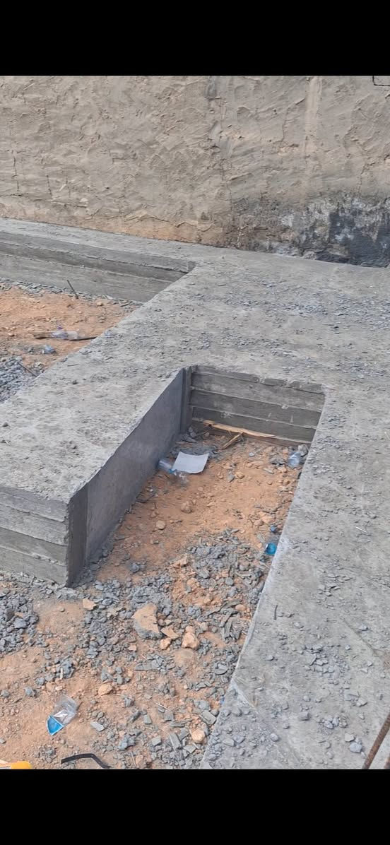 قطعة ارض للبيع في الكوفة الصوب الصغير 100 متر سند 25 بيها اساس صب السعر 10 وبيها مجال رقمي ***********
