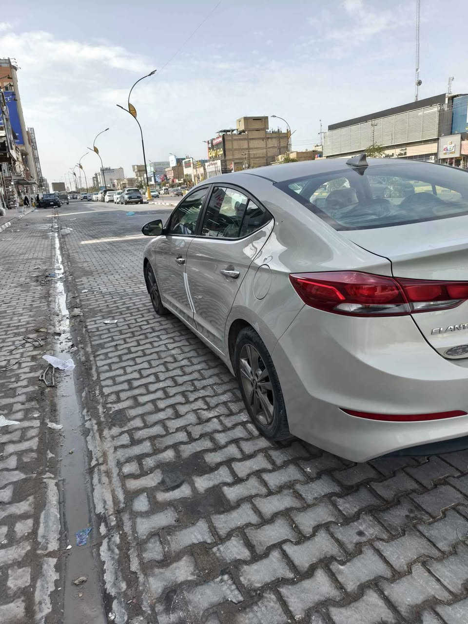 السلا عليكم. للبيع ألنترا 2017 
السياره كلين حادثها فقط دعاميه  مكينتها 2000 دوش كير ومكينه مكفولات. السياره جديده وجاهزه رقم اربيل دولي . سعرها 117 ورقة وبيها مجال مكانها نجف . للإستفسار هذا رقمي ***********. النجف, العراق
