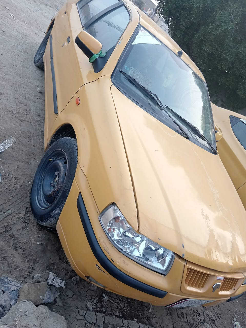 السلام عليكم من رخصت الادمن سمند ١١ سياره جاهزه كير محرك حداديه مكفولات سياره مكفوله بيه بس هلالات سنويه  مكان السياره حله حي العسكري قرب المكاتب موبايل ***********سعر ٢٧ وبيه مجال
