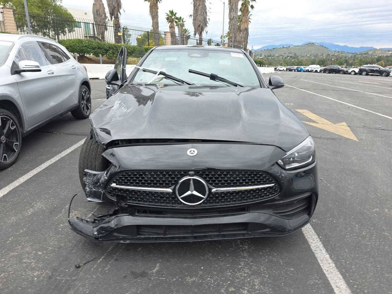 مارسيدس 2024 C300 AMG بسعر 220$ ورقة
وصلت عمان اليوم في المنطقة الحرة ✅

كت AMG  بلاك توب فول مواصفات 

تدخل حرة وبكتاب شهداء معفي كمرك ورقم ✅

لدي كتاب شهداء سكن بغداد يباع معها ايظا لم ليس لديه .. ✅

مكاني الاعظمية اتصل ***********
