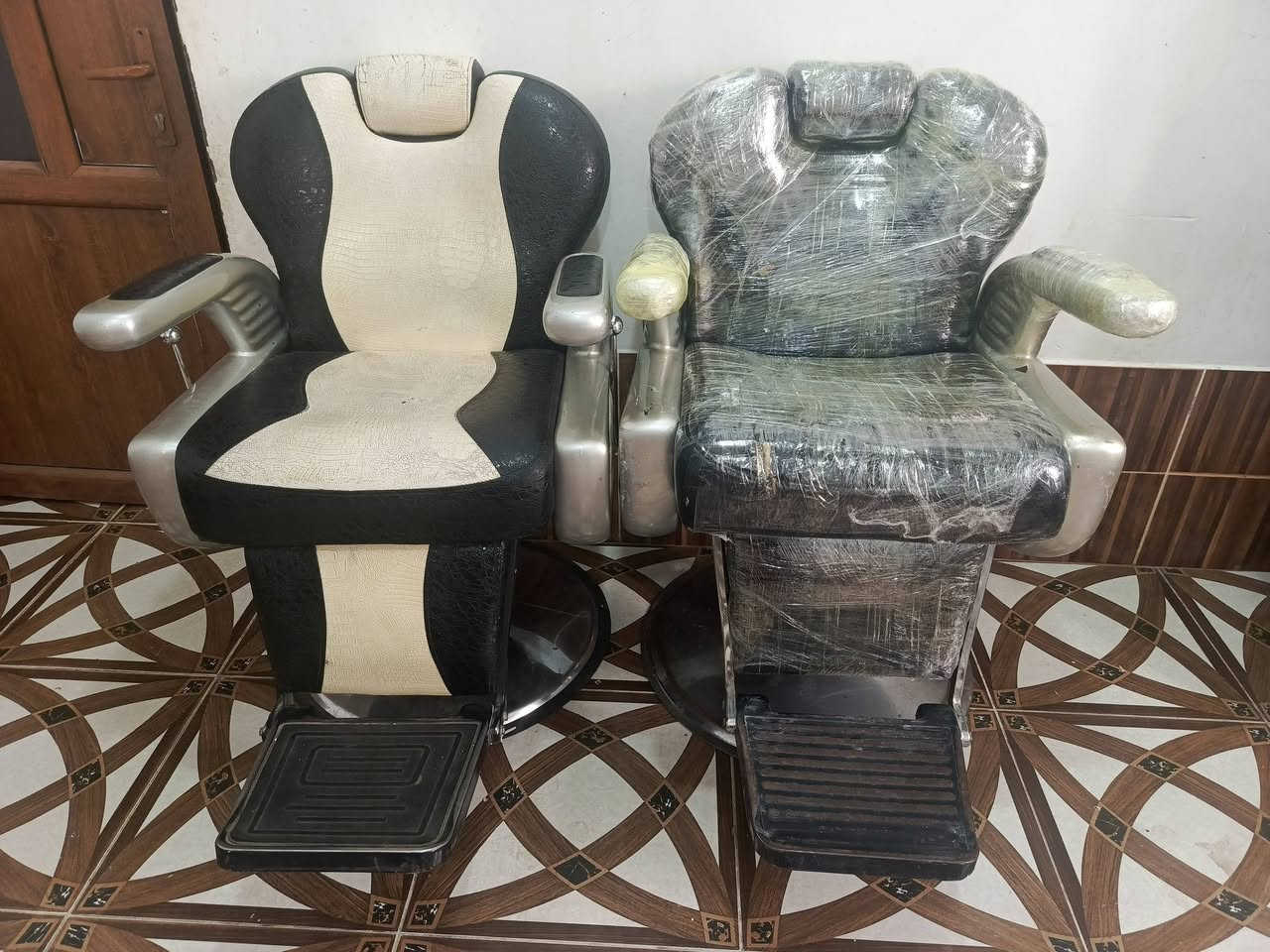 زوج كراسي للبيع
***********
الي ايحب هذا الرقم 
🙏
