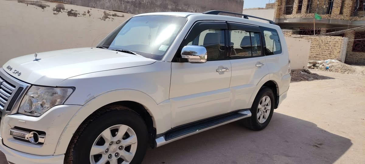 السلام عليكم باجيرو 2010 حبتور سياره جاهزه من كلشي مكينه كير حداديه تبريد تدفئا كلها شخال مواصفات ألحبتوري دمام مكاني ديوانيه قضاء الشاميه السعر ١٤٠ وبيها مجال التواصل علا الرقم ***********
