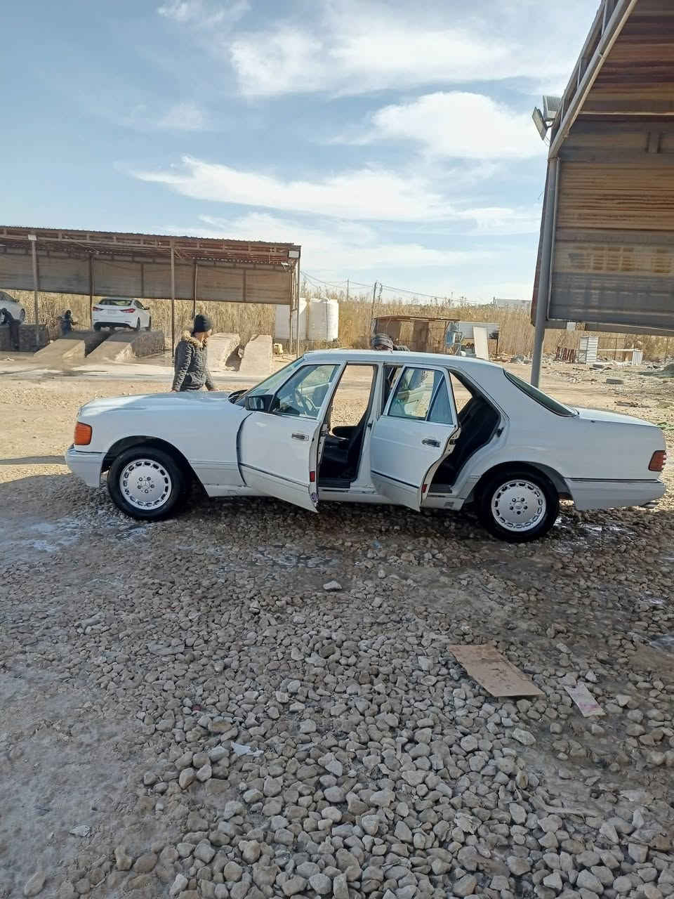 سلام عليكم مارسدس البيع موديل 84 سياره محوره نضيفه وجهازه سعر 55مكاني سماوه اي ستفسار تصل ***********
