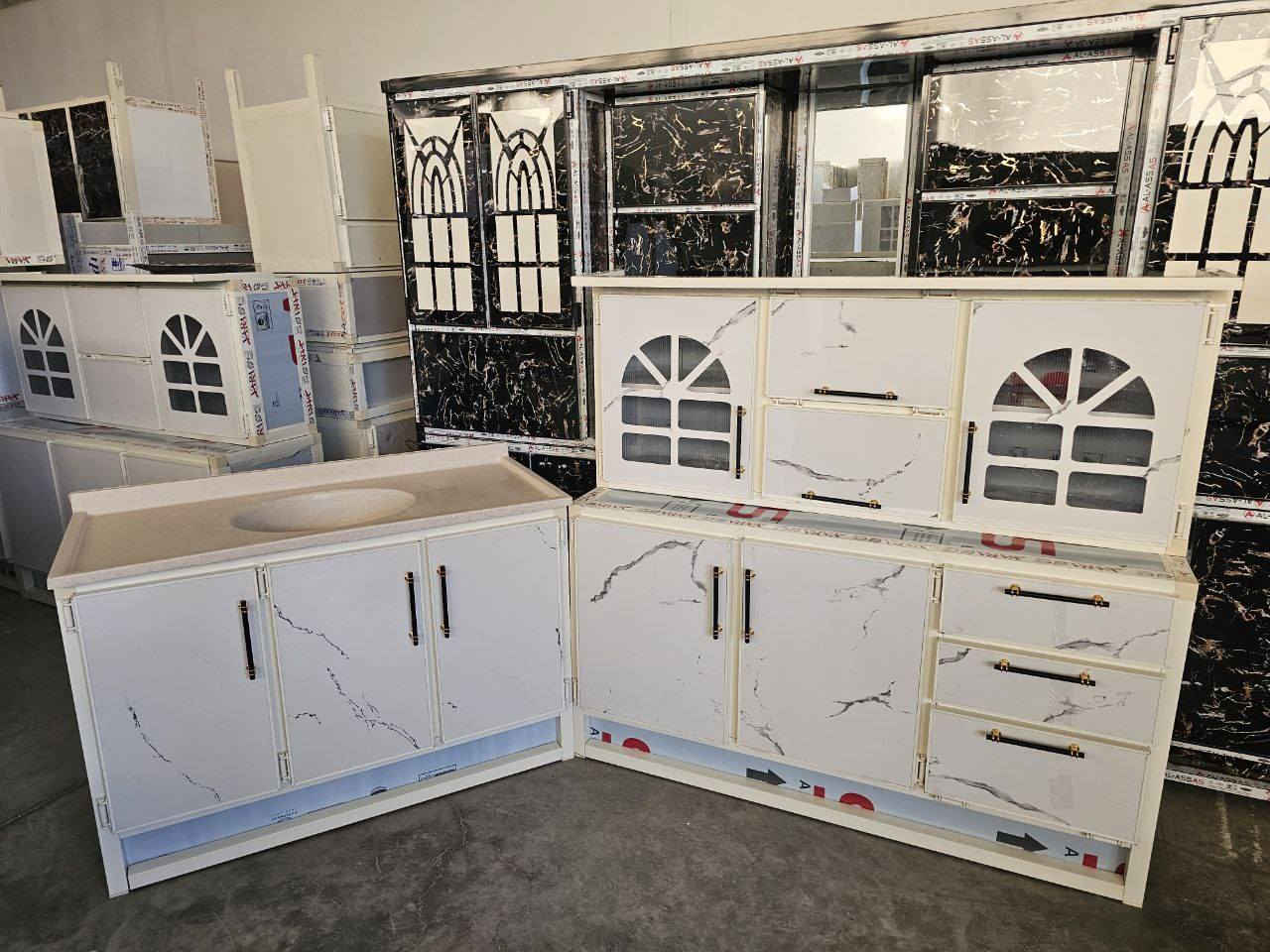 كاونتر مترونص مع ملحق متر ونص مع سنك مرمر متر و20 السعر 💸230فقط تخفيضات لفتره محدوده سارعو بل حجز قبل انتهاء العروض. *********** رقم واتساب.
