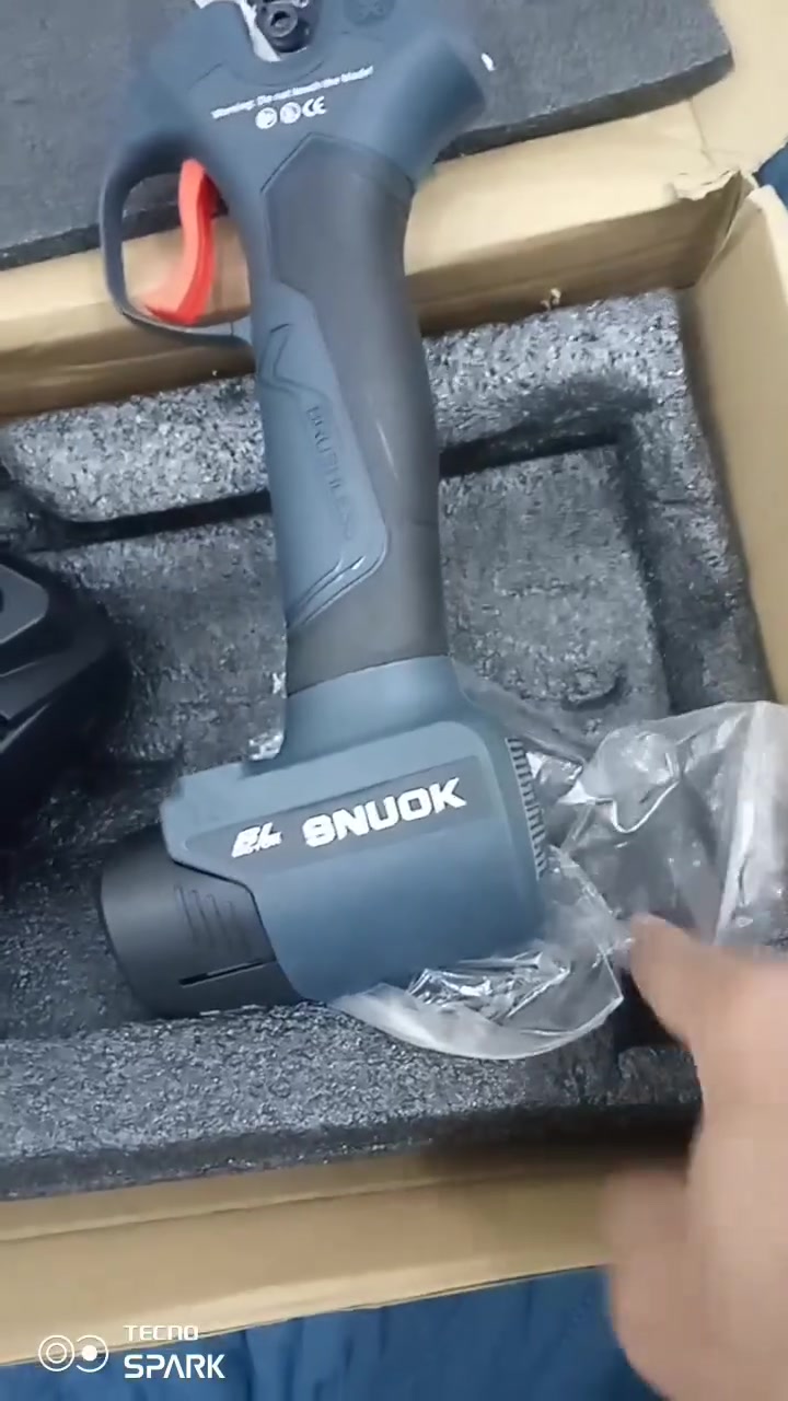 السلام عليكم 
للبيع مقص زرع 
التفاصيل داخل الفيديو 
السعر 25000


**إذا كنت صاحب هذا الإعلان وتريد حذفه لأي سبب، رجاءا أرسل رسالة إلى الدعم الفني**
