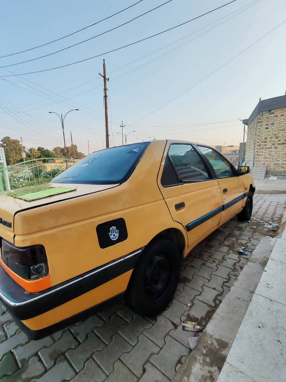 سلام عليكم

بيجو 405 سياره2011 كلك للبيع 
***********
