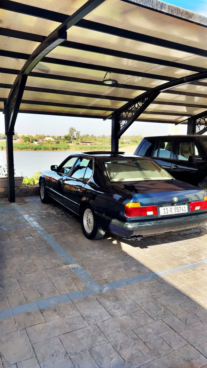 السلام عليكم bmw735سياره مكينه كير خير من الله مصبوغه جماليه لاضربه ولا خياس موديل 91تبريد شغال ثلج ❄️ صدر50بل ميه بيهه نواقص بسيطه السعر 58وبيهه مجال غرفتهه نضيفه وحلوه 
الرقم***********
