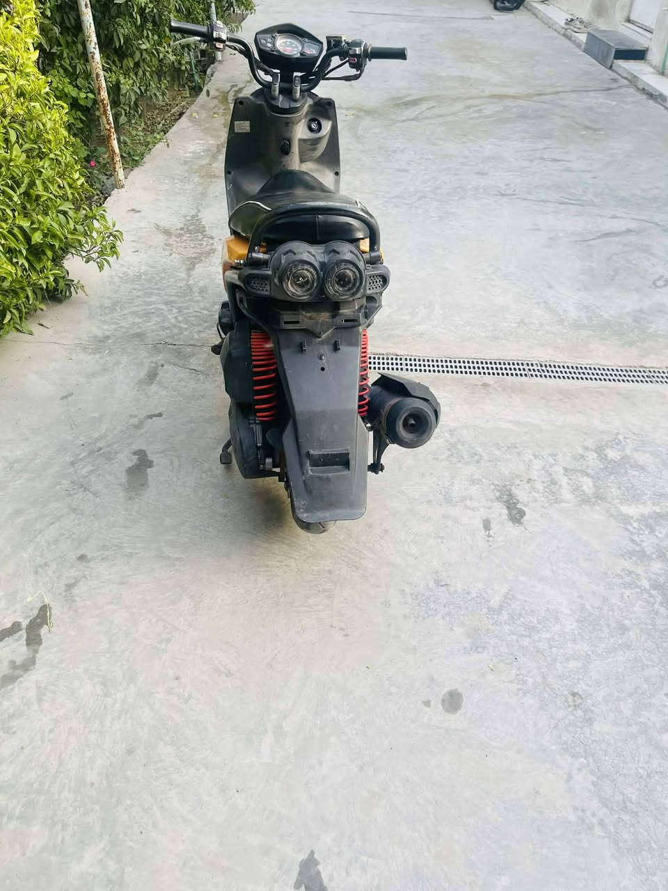 السلام عليكم جبلي للبيع  ٨٠٠  وبيها مجال مكان الدوره بدايت هورجب ***********
