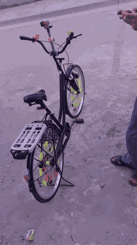 السلام عليكم بايسكل بناتي حجم 26 موديل 2018 شهر 1 شركة اوفس نضيف صارلي شهرين من ماخذه كامل مابي نقص ربع ماتذب علية  السعر 120 وبي مجال بسيط مكاني بغداد الشعب للستفسار ***********
