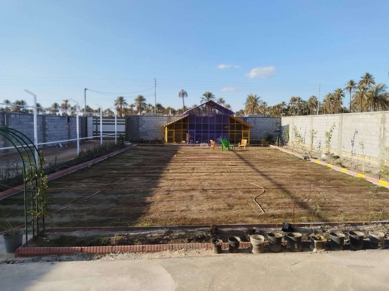 دار للبيع المساحه 1000 متر 20*50 طابو زراعي صرف سند 25  تحويل مباشر بأسم المشتري
خدمات كامله ( كهرباء - تبليط - ماي) 
طابقين :- الطابق الأرضي
غرفتين نوم + هول + استقبال + موزع + مطبخ حار وبارد + مجمعين صحيات
الطابق الثاني
غرفتين نوم + هول + مطبخ + صحيات وللعلم الطباق الثاني نظام شقه معزول
الموقع كربلاء المقدسة - قضاء طويريج - مجمع الفرات خلف محطه النهريه ( مقابيل الكوي)
السعر 250 مليون وبي مجال للشراي
للأستفسار الأتصال على الرقم ***********
