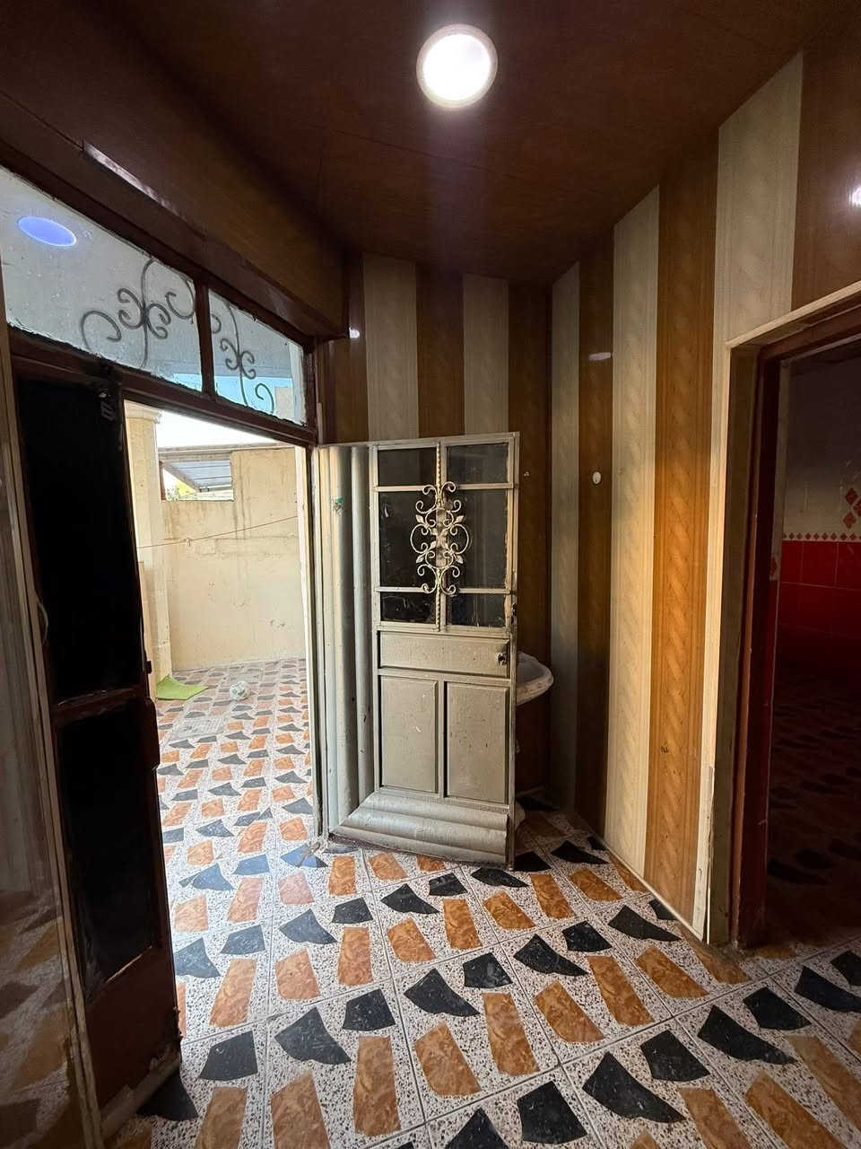 دار للإيجار مساحة ( 200 م ) بناء نضيف 

بدل الايجار 350 الف 

العنوان قادسية ثانيه شارع ابو وليد 
 قرب تقاطع العسكري والقادسية 

للاستفسار الاتصال *********** متوفر واتساب او زياره 

 مكتب الصرح للعقار في القادسية الثانيه قرب مثلجات سارا
