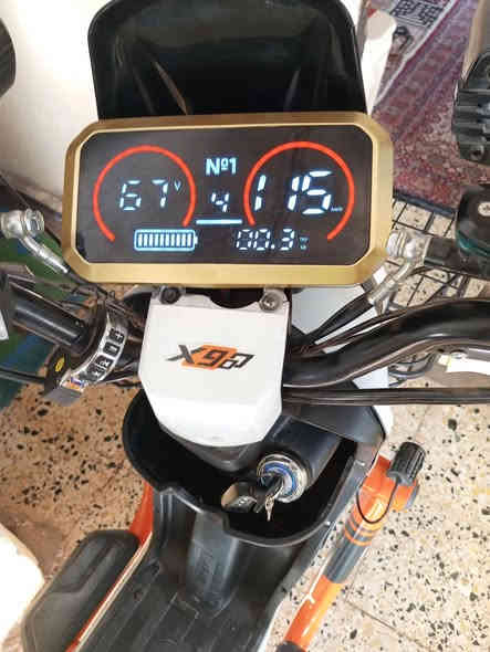 السلام عليكم يوجد لدينا X900
متطور شحن كلشي شقال بي ومابي عطل نضيف حيل جديد 
السعر 600 وبي مجال للشراي اتصال رقم هاتف ***********
العنوان صلاح الدين الشرقاط بعاجه قرب البلديات
