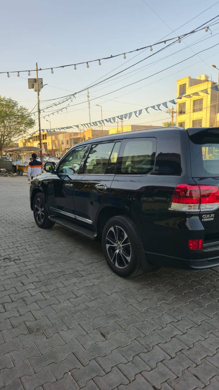 لاندكروز موديل 2021 بحريني باب أول فول مواصفات رقم بغداد الجديد بأسمي تحويل مباشر ماشية 90 الف كيلو مكفولة من الصبغ والحادث والتبديل والبارد كفالة عامة...
محرك 6 سلندر
بصمة أبواب أربعة وبصمة تشغيل وتشغيل عن بعد/ فتحة سقف/ كشنات جلد جوزي كشنات كهرباء/ 7راكب/ زراك لايت/ شاحن وايرلس/ صندوق كهرباء وشفط/ مري شفط وقلاب/ اربعة كامرات/ فور ويل/ حساس أمامي وخلفي أصلي/ ثلاث قطع تبريد/ ثلاجة/ وبعد اكو مواصفات معروفة للجناي...
مكاني بغداد الدورة هوررجب...
السعر 540ورقة وبيها قليل للشراي 
***********
***********
