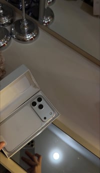 آيفون ١٧ برو ماكس • ٢٥٦ • بطارية ١٠٠