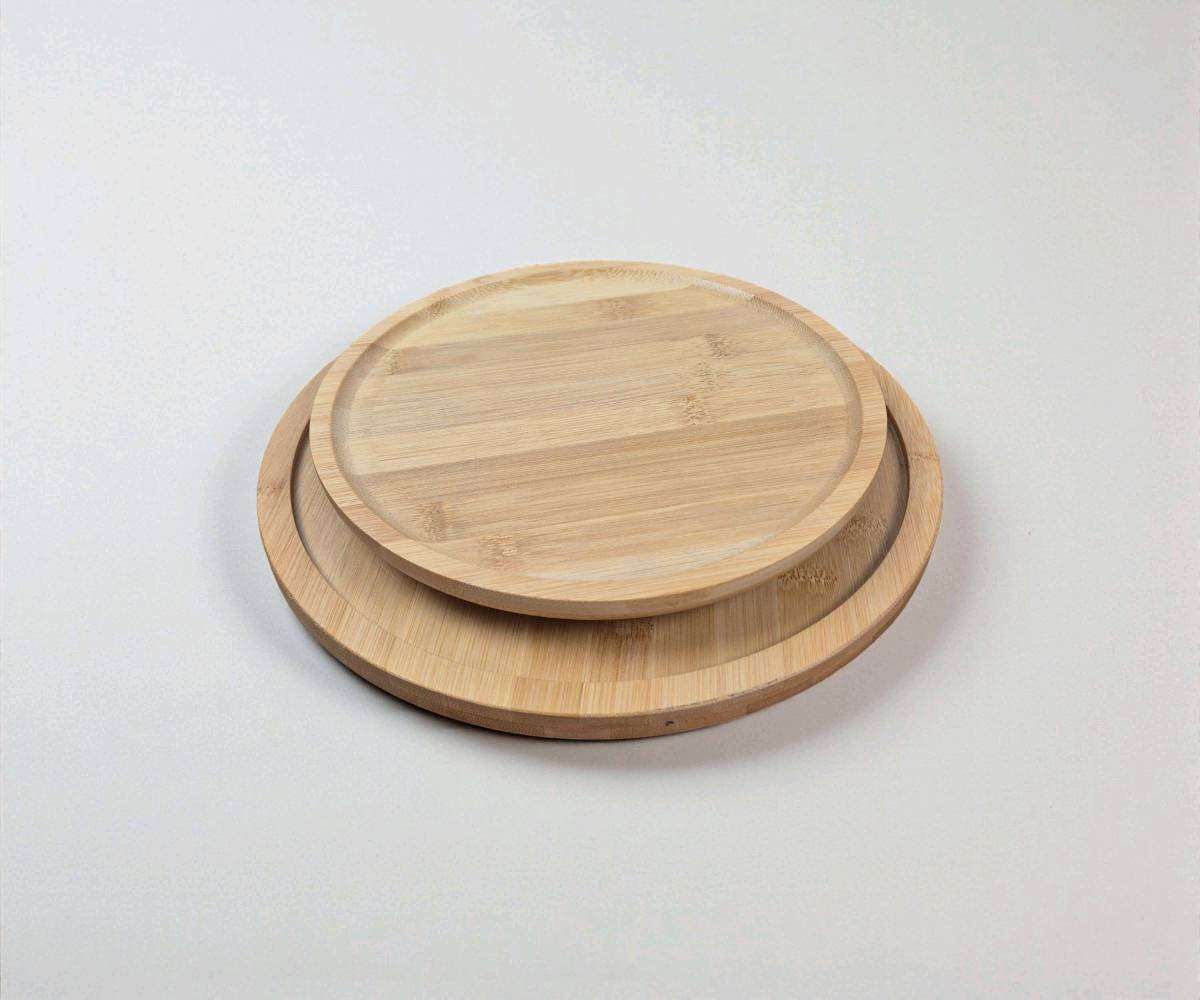 تجلس على الأريكة وتدوّر مكان تحط القهوة؟ ☕
اكل براحتك بعد ولتشيل هم 
خلص بعد اليوم 💡
صينية مسند ذراع للأريكة
تثبت بسهولة على المسند
تحط عليها فنجانك، الريموت، أو الموبايل
خشب خيزران طبيعي شكل أنيق وثبات ممتاز
حافة تمنع الانزلاق
عملية وخفيفة وتوفر عليك طاولة كاملة
متوفرة بحجمين
اختيار ذكي لكل بيت 🛋️✨. كل هذه بس  21 الف توصيل مجاني داخل بغداد  واذ محافظات سعر يكون 23 الف سعر هذه مع شحن  للتواصل رسالني ماسنجر. او على رقم. 
***********. الكمية محدوده
ول يريد فيدوه له عندي فيديو لها