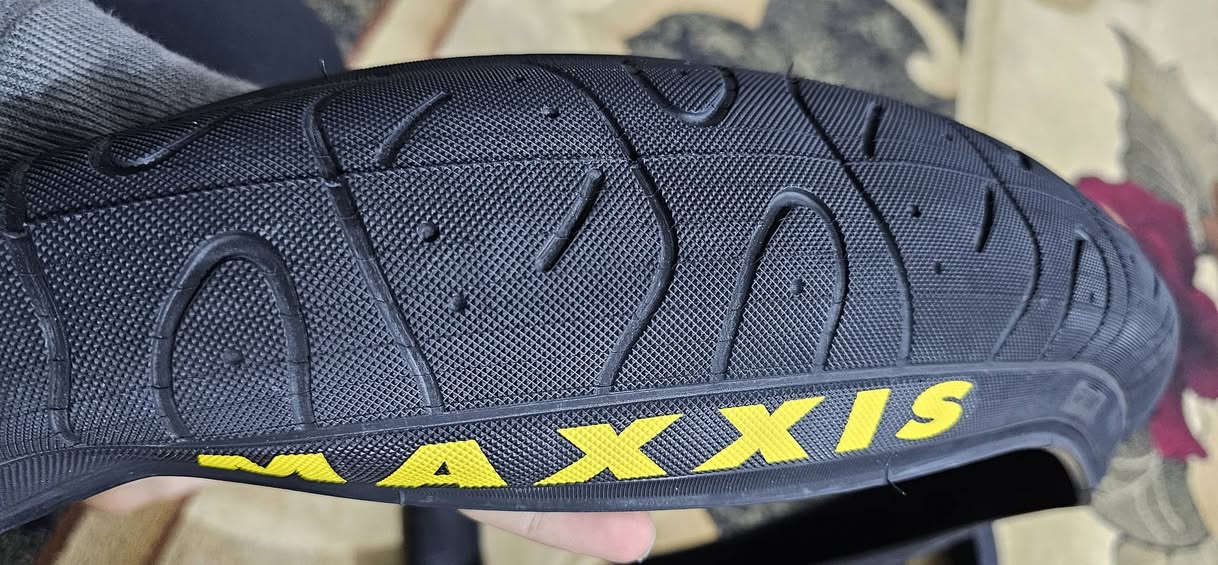 السلام عليكم.. تايرات نوع ماكسسز نقشة مسح جديدات بعدهن بغلاف الشركة حجم 26 للبيع سعر التك 25 الف واذا تاخذ زوج او اكثر اتساهل وياك بالسعر


**إذا كنت صاحب هذا الإعلان وتريد حذفه لأي سبب، رجاءا أرسل رسالة إلى الدعم الفني**