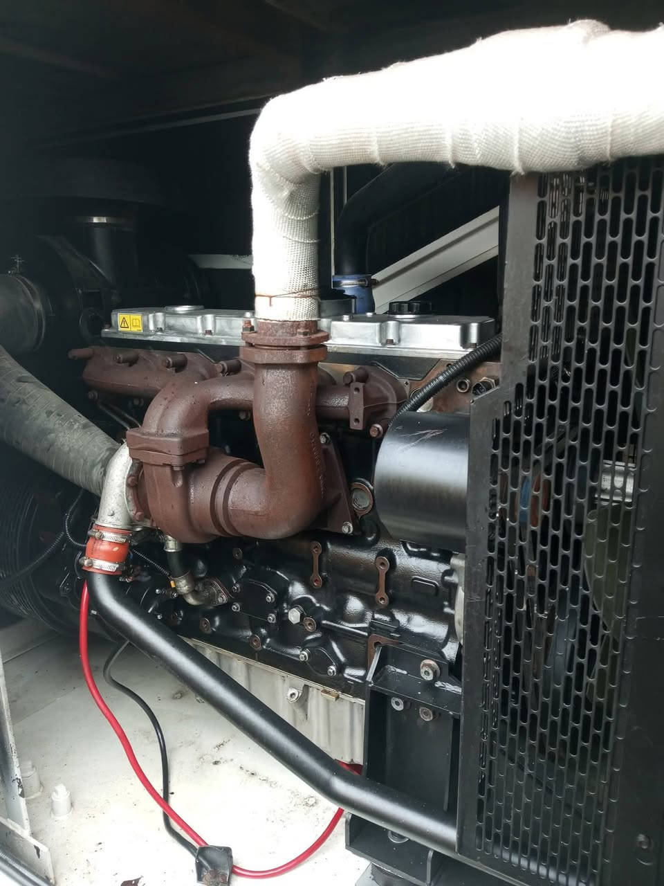 السلام عليكم مولد بيركنز انكليزي🇬🇧 اصلي 
 150كيفي 6 سلندر.   كاتم 90% 🔊
. الاستفسار عل واتساب📞
 *********** 📞***********
توصيل كافه المحافظات  🚛
العنوان أربيل اصناعه الجنوبي
