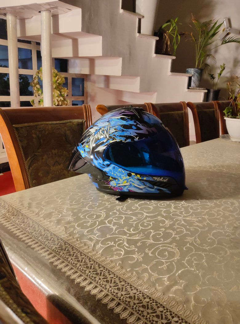 السلام عليكم خوذة جودة اصلية للبيع 

متوفر توصيل لكافة المحافظات
واتساب ***********
