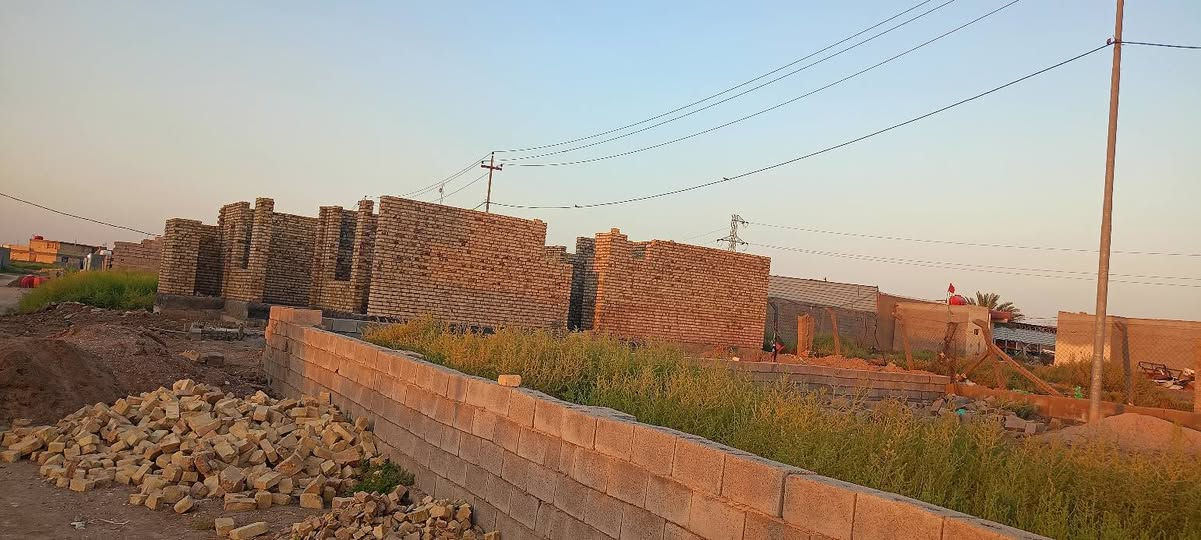 السلام عليكم
قطعة ارض طابو زراعي سند 25 مساحة 150 م 
الواجهة 10*15 
في شارع المعارض قرب المستشفى ومعمل الزفت 
قريبه على الشارع العام في حي سكني 
بسعر مناسب للاستفسار اكثر الاتصال على الأرقام التالية 
***********
***********

