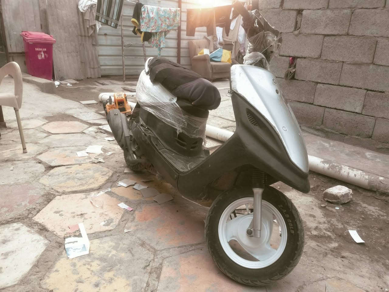 ماكس قجمه نضيفه شرط نكره سلف وباتري جديد استخدام اقل من اسبوع دشبول عداد جديد دراجه نضيفه مشيتهه مريحه حلوه مابيهه لا تبخير ولا اي شي الدراجه نضيفه ويلات ابلاديه بيض ((السعر 470)) الف وببهه مجال للطيبين المكان بغداد السيديه حي العلام 
***********
