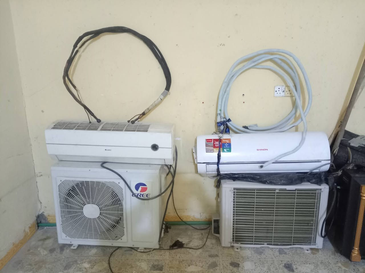 السلام عليكم
يوجد سبالت للبيع
كري 2طن 400 الف وبي مجال 
شينون طن ونص 300وبي مجال 
 اجهزه جدد واسعار مناسبه فقط يرادلهن غسل لان تحولت من البيت وماغسلتهن

  للاستفسار الاتصال ***********
